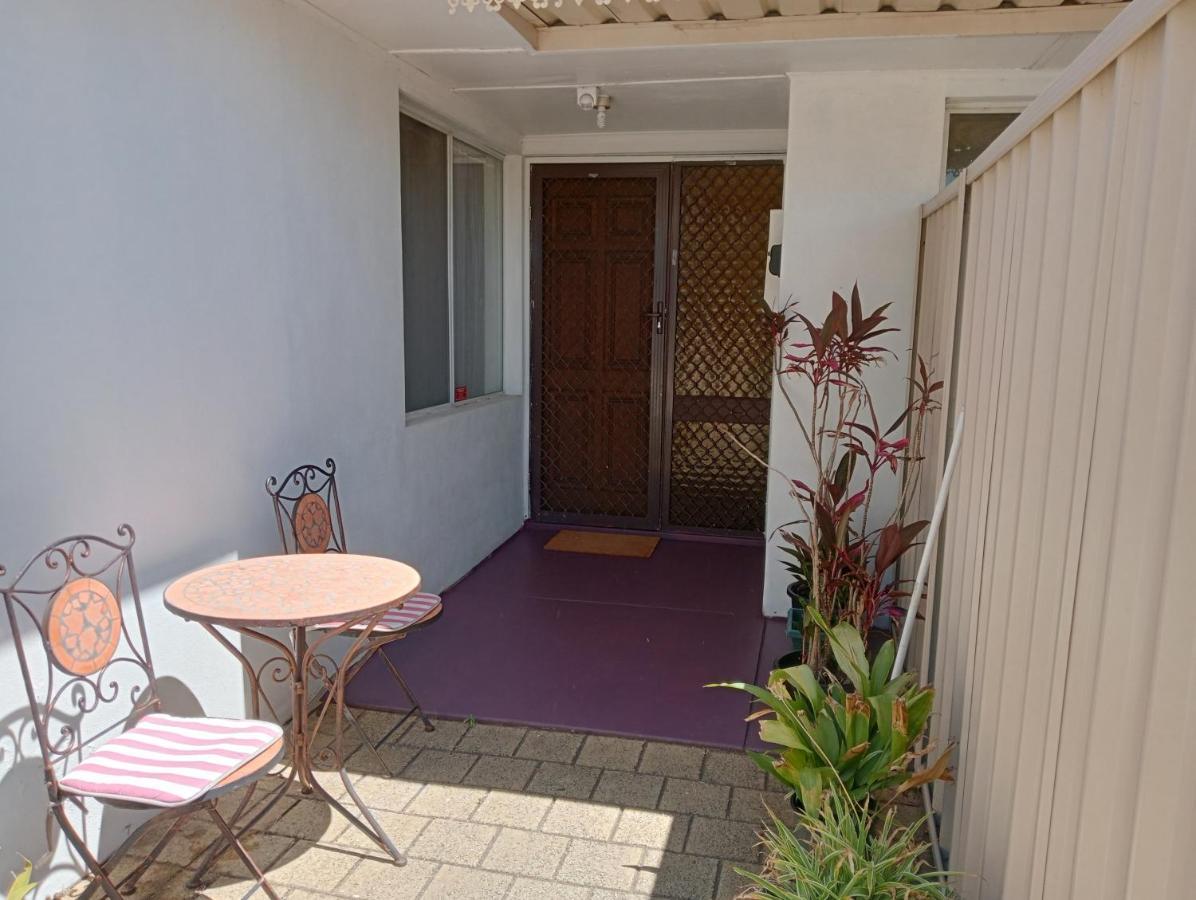 Cozy Inn เพิร์ท ภายนอก รูปภาพ